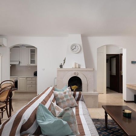Heritage House Dvor Sutivan Exterior foto