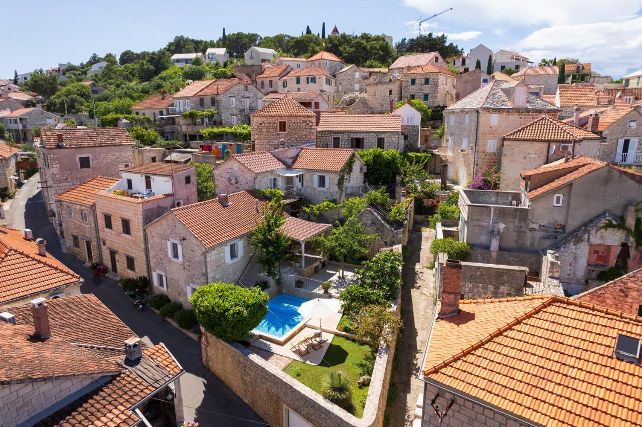 Heritage House Dvor Sutivan Exterior foto